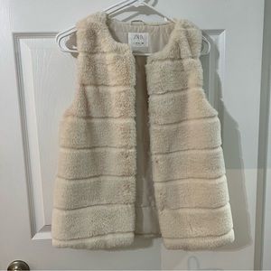 Zara Kids - Cream Faux Fur Vest • Size 13-14